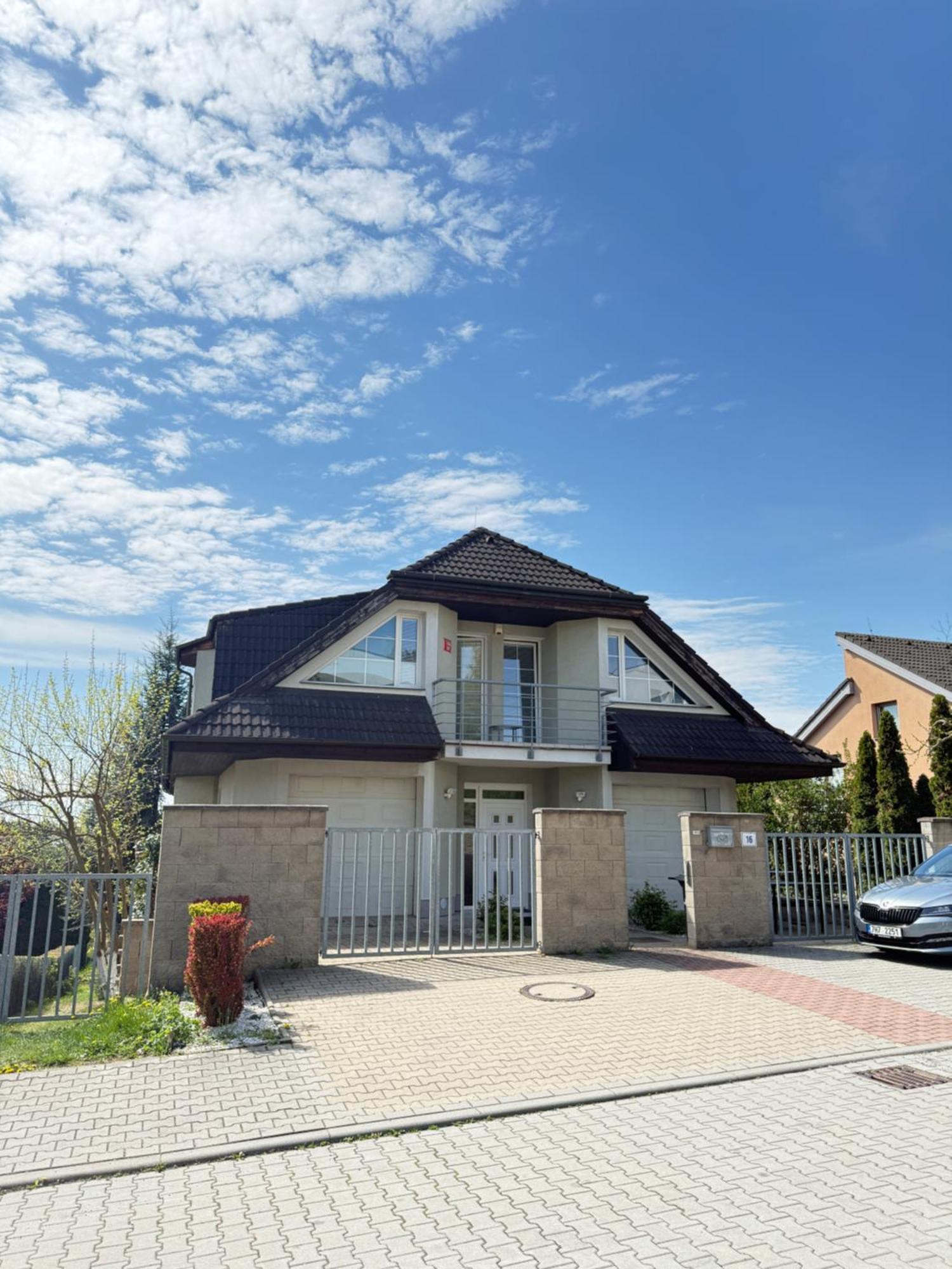 Diamondvilla, 4 Bedroom Apartment, Garden & Spa Prague Luaran gambar