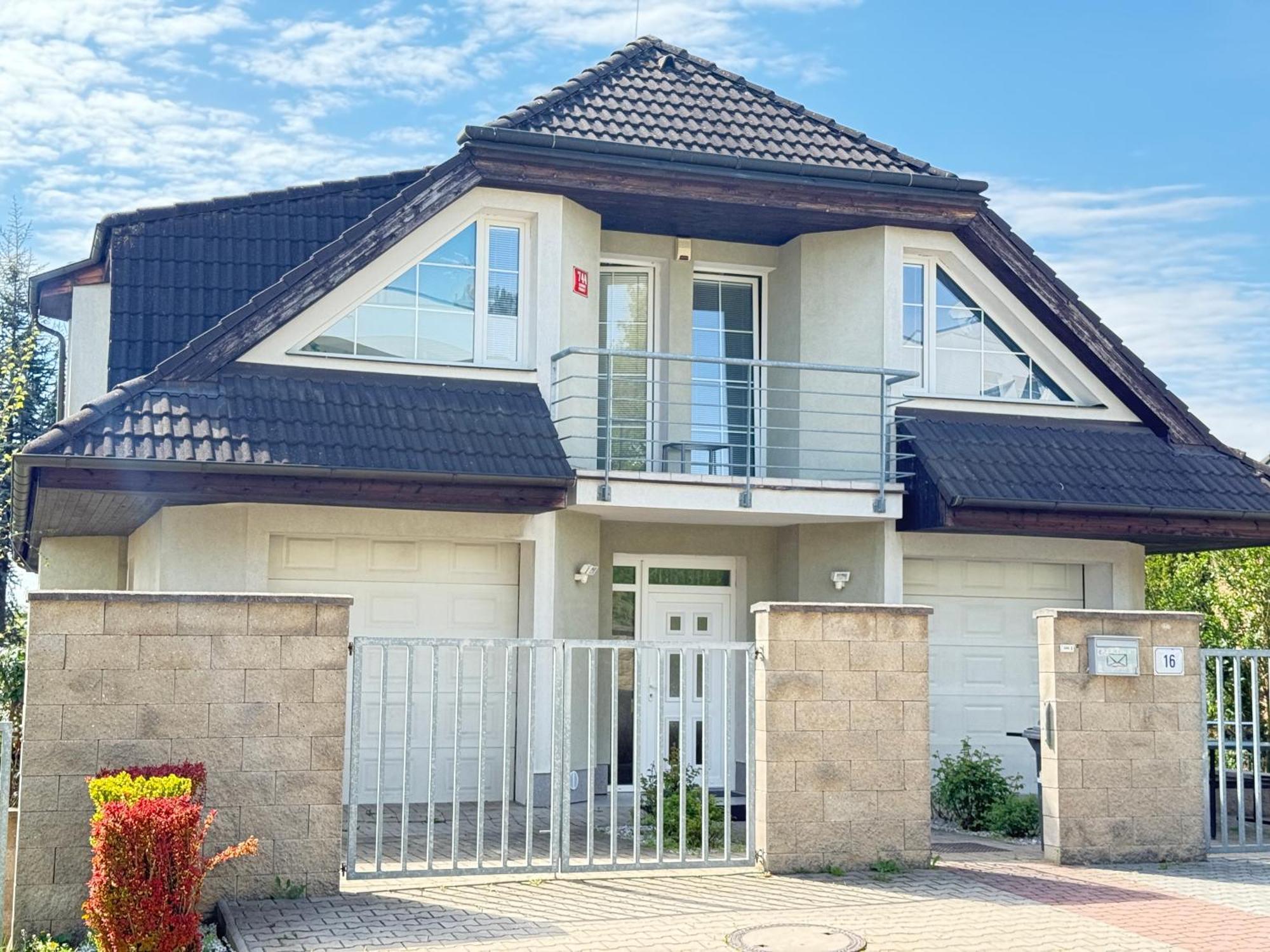 Diamondvilla, 4 Bedroom Apartment, Garden & Spa Prague Luaran gambar